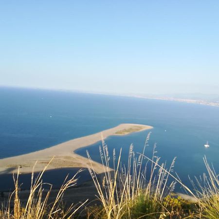 Giardino Sul Mare Bed & Breakfast Patti Bagian luar foto