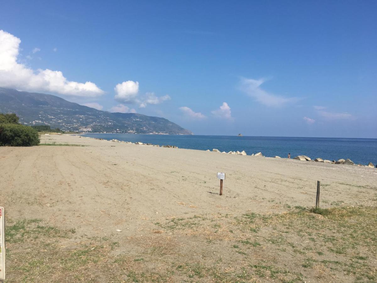 Giardino Sul Mare Bed & Breakfast Patti Bagian luar foto