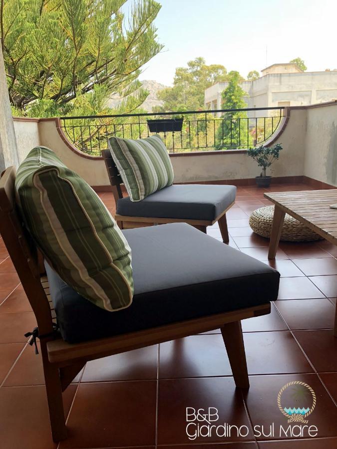 Giardino Sul Mare Bed & Breakfast Patti Bagian luar foto