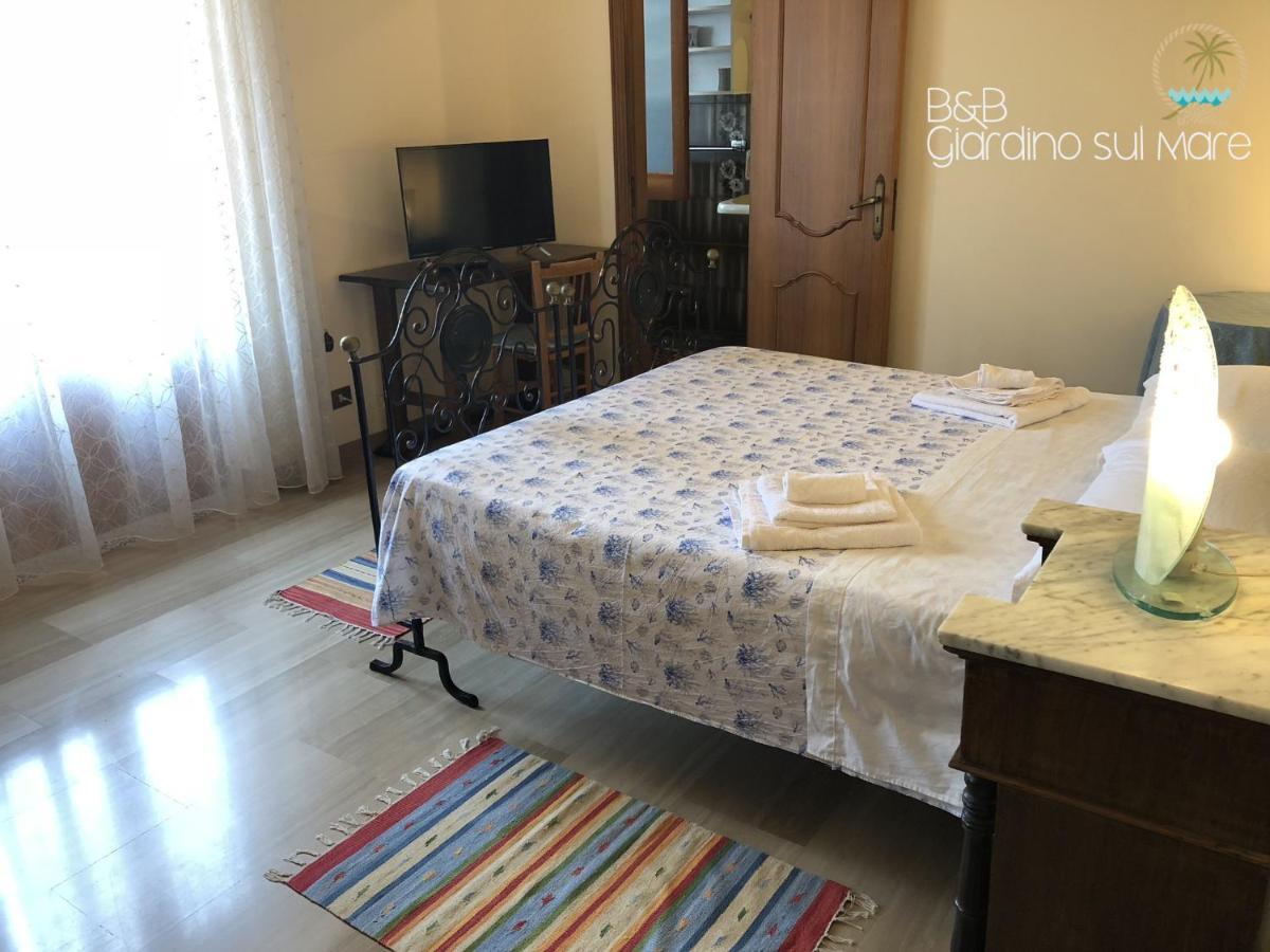 Giardino Sul Mare Bed & Breakfast Patti Bagian luar foto